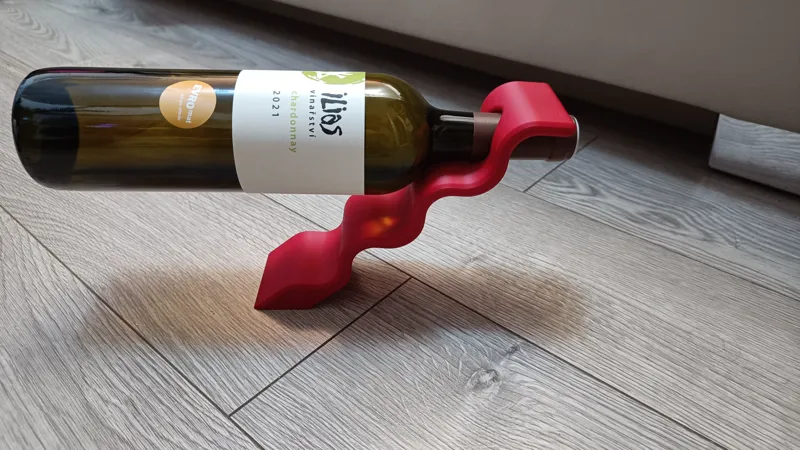 Balancing wine bottle holder
