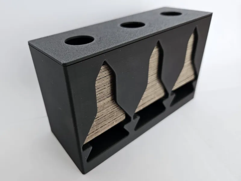 Karak card holder
