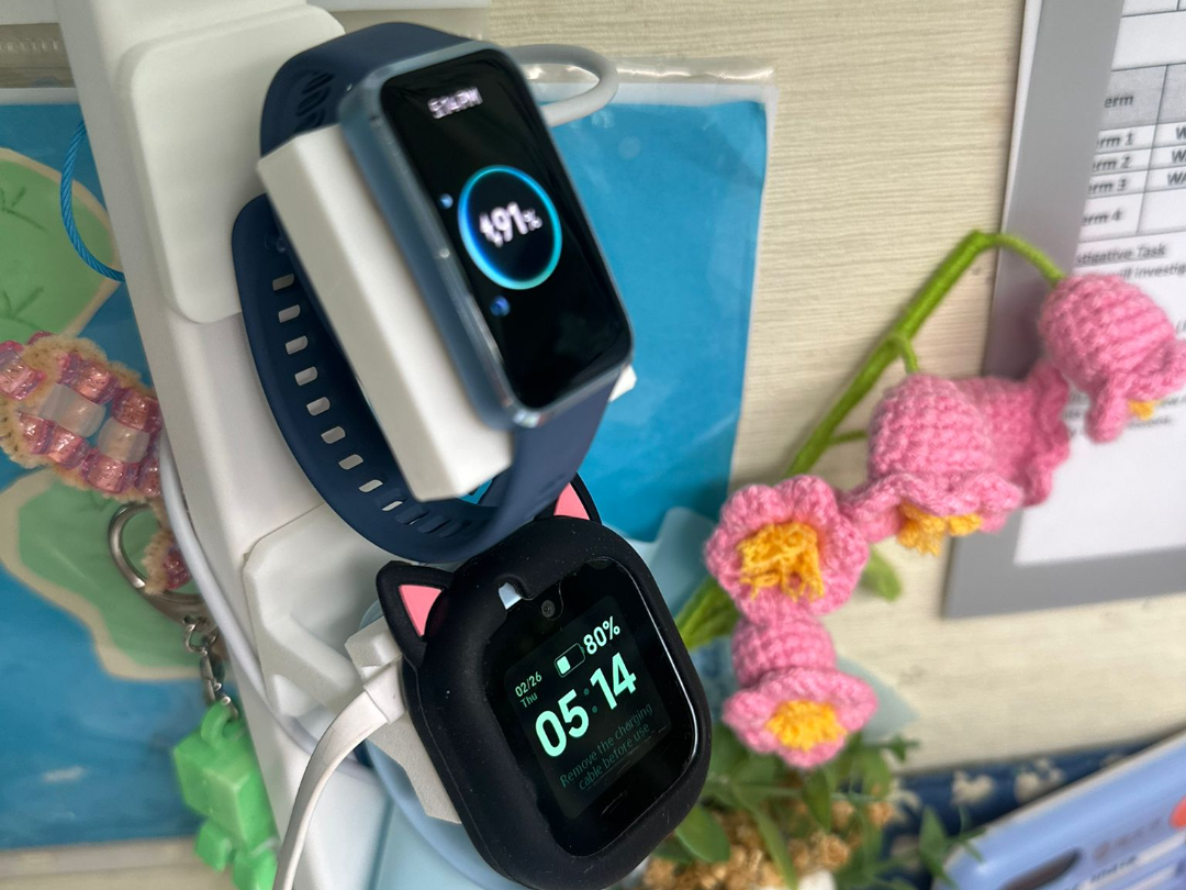 Huawei Band 10 Smartwatch Wall Charging stand