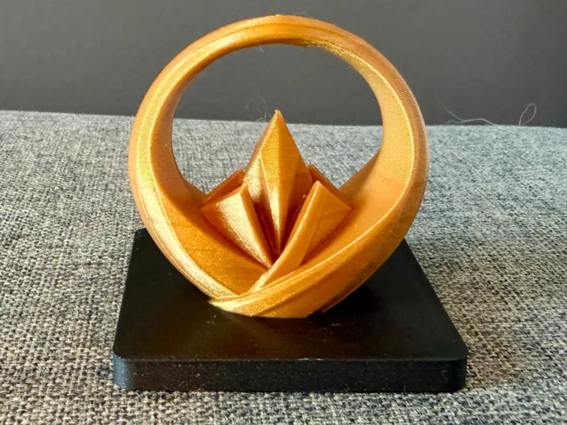 Trophinity: Circular crystal Trophy