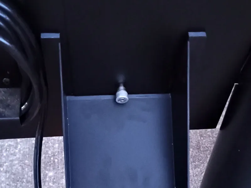 PELLET SMOKER HOPPER CHUTE