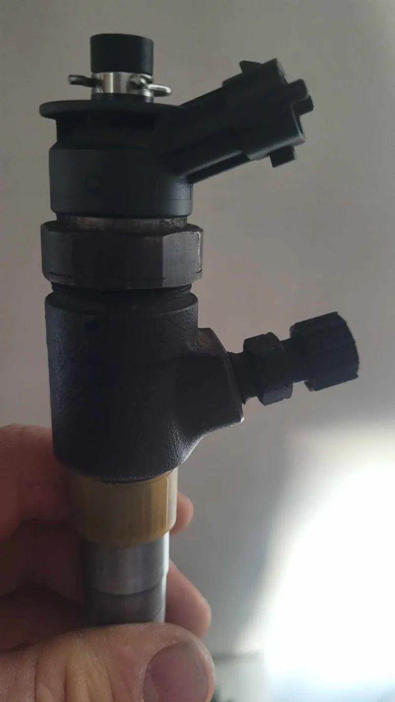 Bouchon pour injecteur coté tuyau rigide