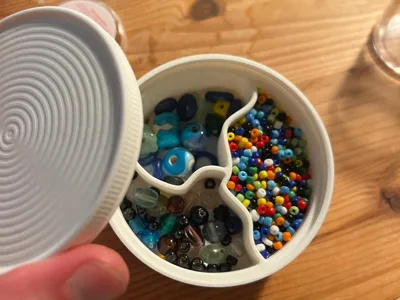 Bead storage box
