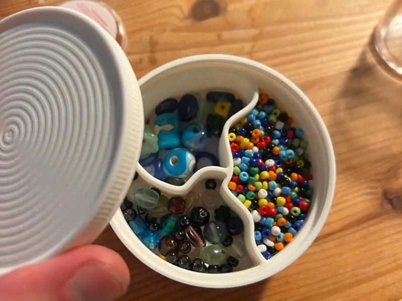 Bead storage box