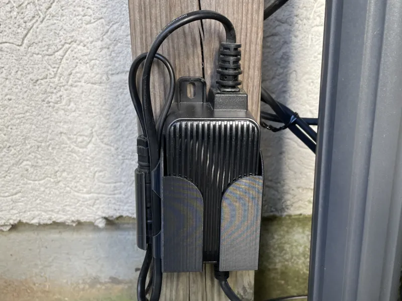 Mova 600 Netzteilhalter mit Kabelführung