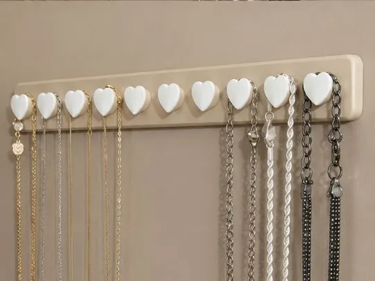 Dije o accesorio de collar: Jewelry, Necklace Wall hanger Heart shaped. Referencia del modelo original.