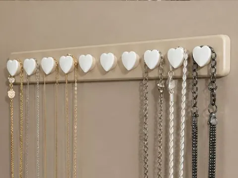 Dije o accesorio de collar: Jewelry, Necklace Wall hanger Heart shaped — referencia de MakerWorld