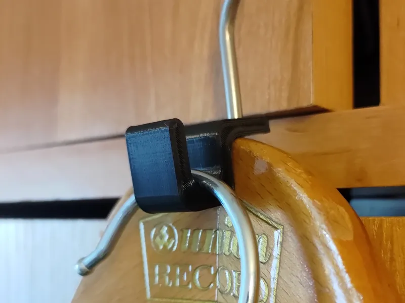 Space saving closet stacable hanger