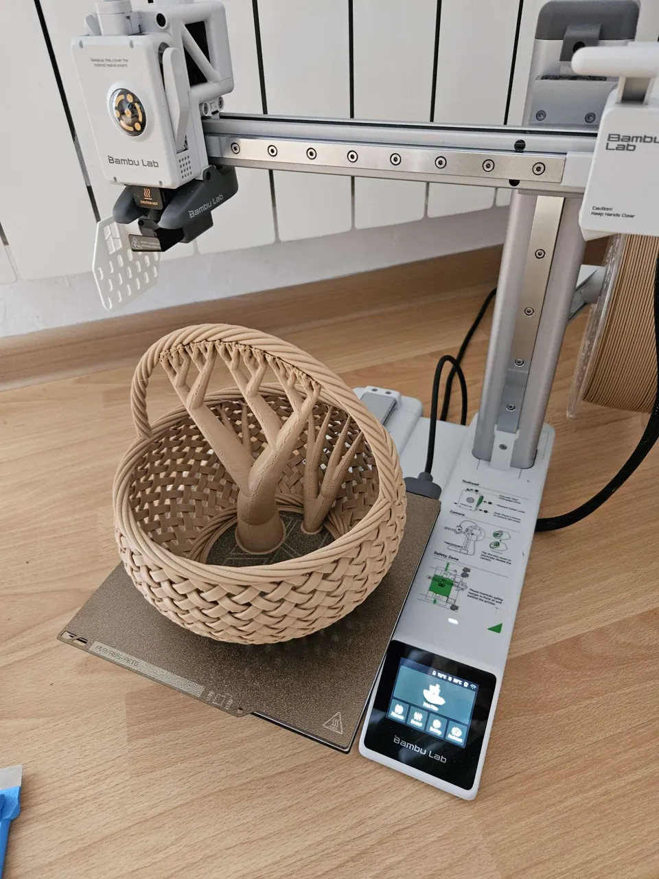 Basket (woven) view 3