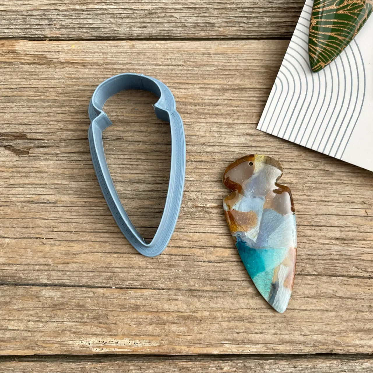 Arrowhead Earring Cutter view 2