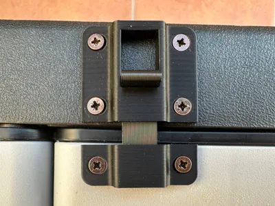 Compact M3 Slide Latch