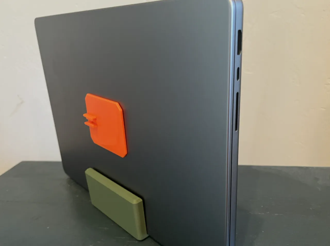 Laptop Holder for all laptops view 3