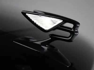 Bentley wings Hanger