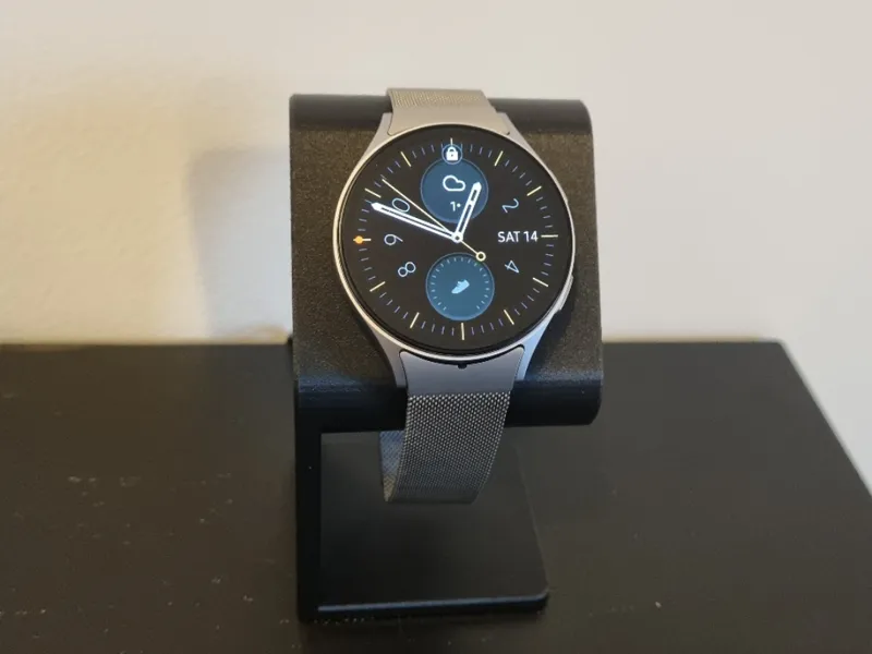 Galaxy Watch charge stand