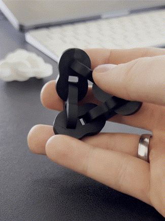 Infinity chain twist fidget