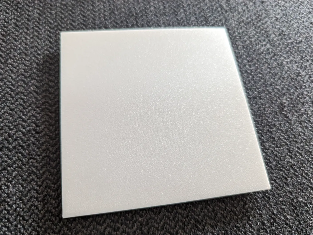 Façade blanche pour boîte lumineuse modulaire