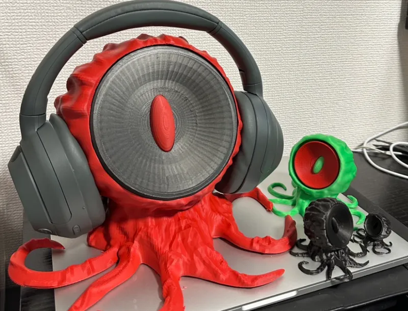 Hollow face evil eye headphone stand