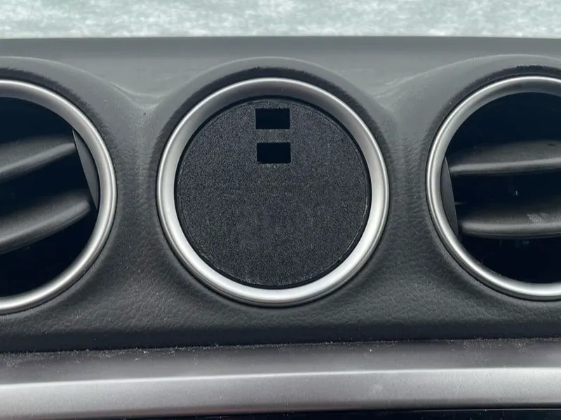Phone Holder attachment point  (Suzuki Vitara)