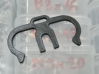 3D sets hitch lock