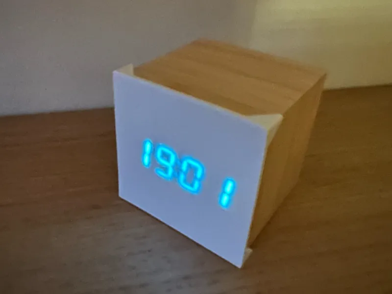 Wooden Digital Alarm Clock Diffuser (Snap-on)