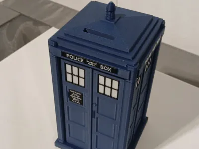 TARDIS Piggy Bank – Magnetic Doctor Who Coin Box