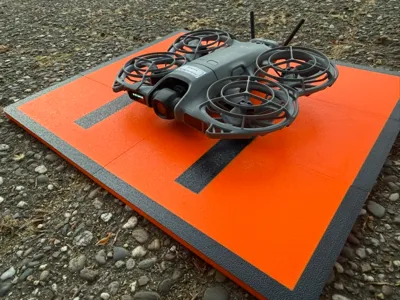 Foldable drone landing pad