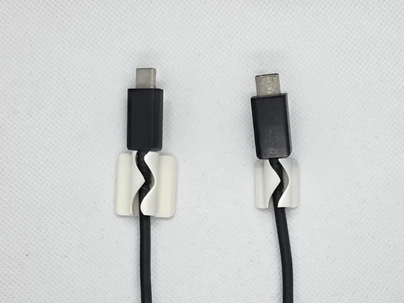 Simple Cable Holder