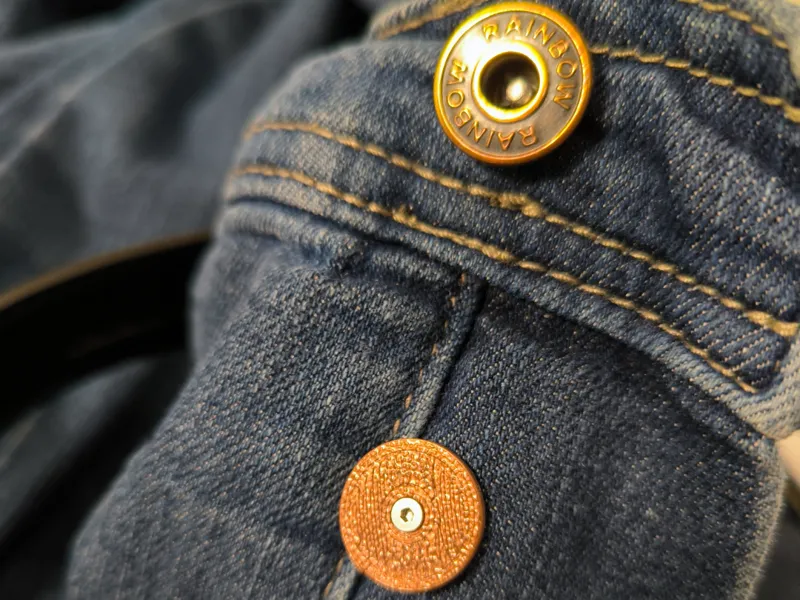 Jeans Knopf mit Einschmelzgewinde