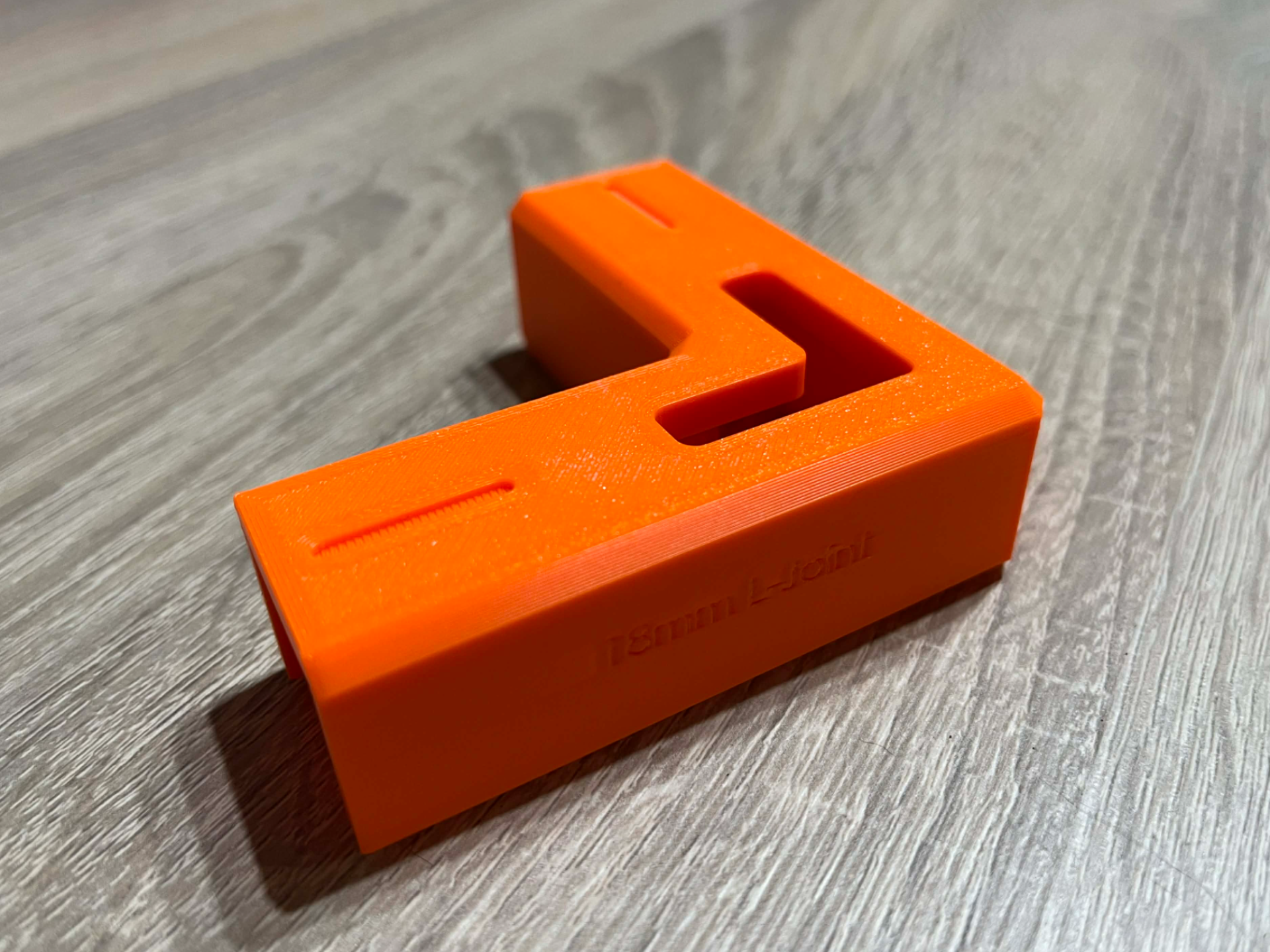 Handy L-Joint for DIY Furniture Assembly