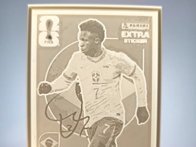 Cromo en 3D de Vinicius gold (Album Panini 2026)