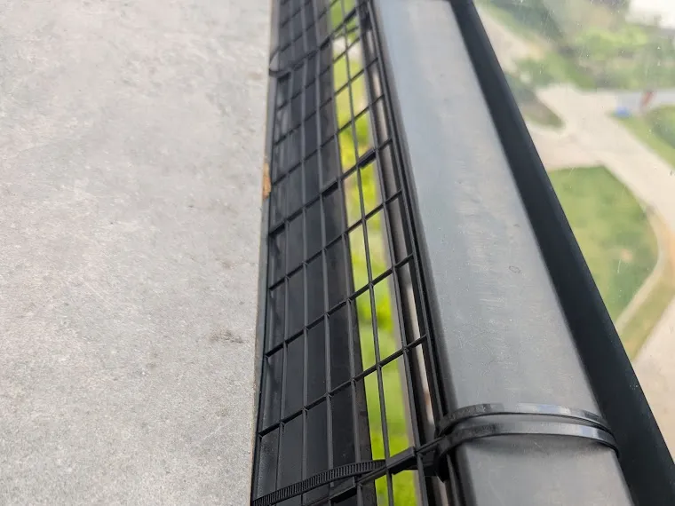 small-item fall guard for balcony