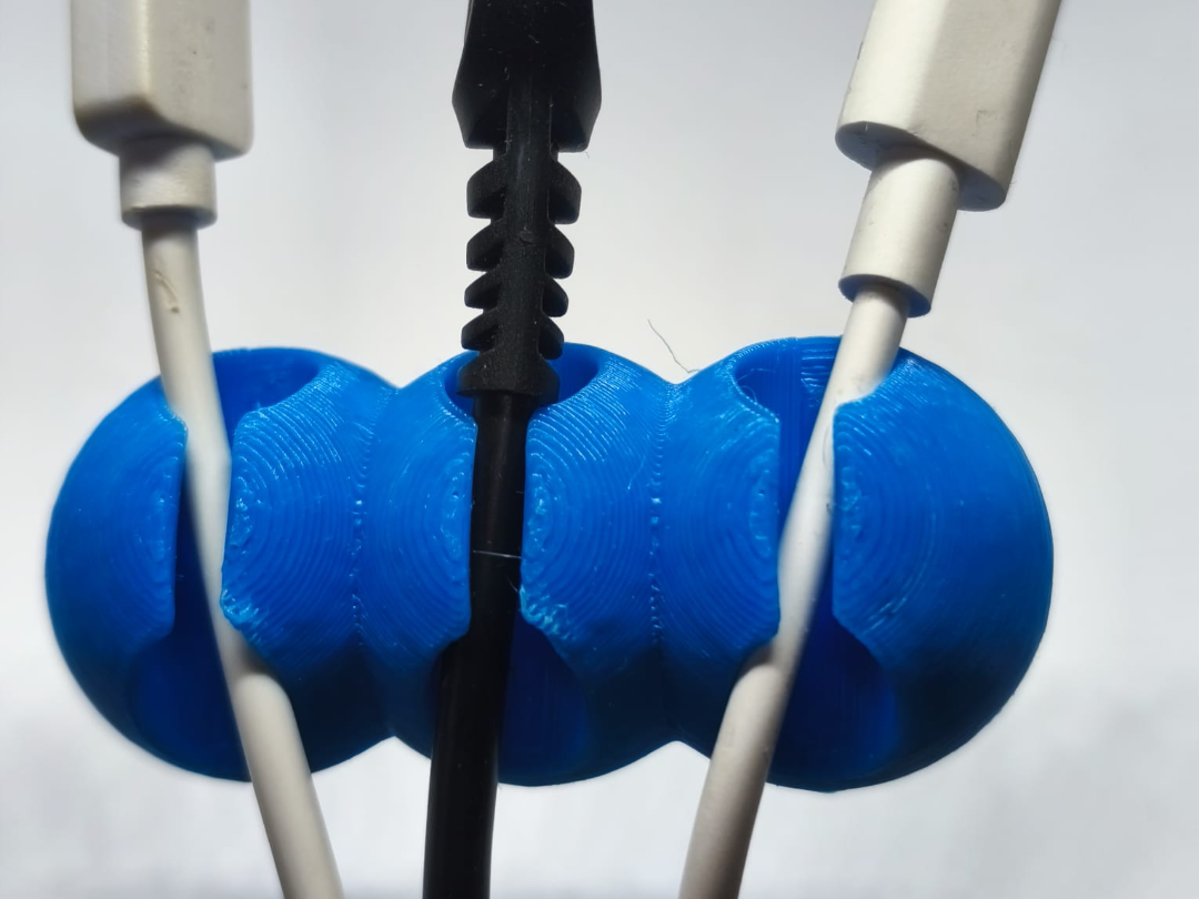 Minimalist 3-slot cable holder