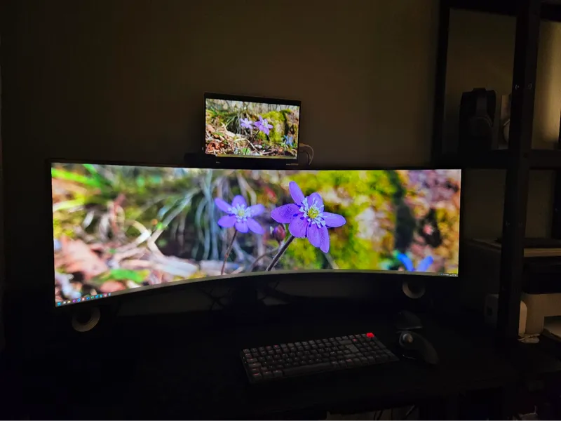 Secure laptop mount for Samsung Odyssey G9 G95C