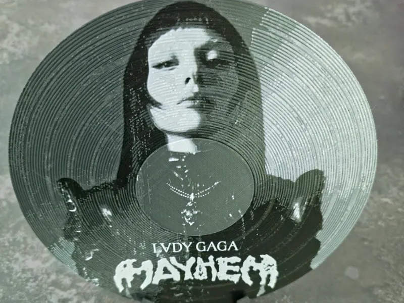 Vinile Lady Gaga realizzato con Hueforge