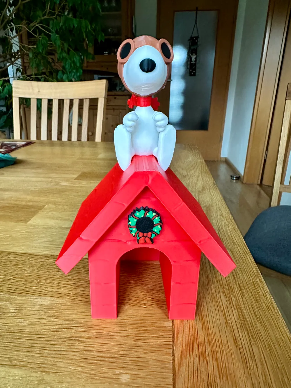 Snoopy em uma casinha para cachorro - Modelo gratuito para impressão 3D -  MakerWorld, image size:1000x1333