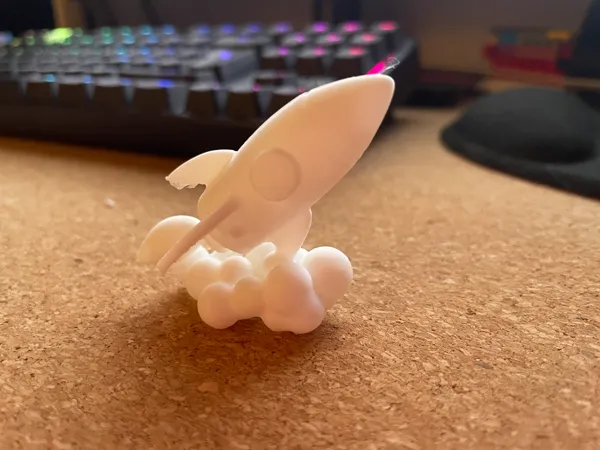 Petite figurine de vaisseau spatial
