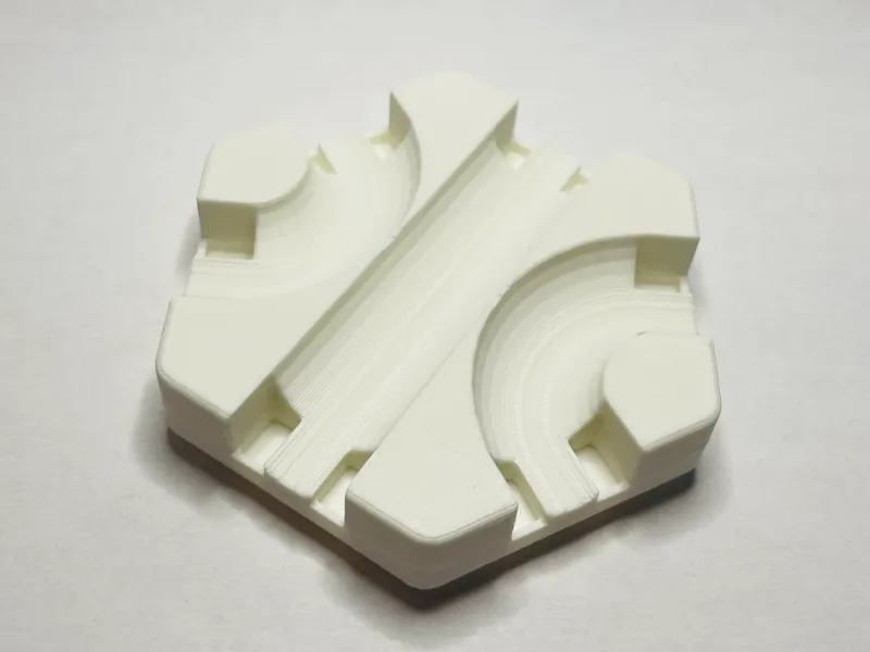 GraviTrax Straight With 2 Tight Curves