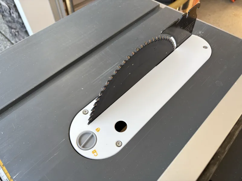 DeWalt Zero Clearance Insert with Latch (DWE7480)