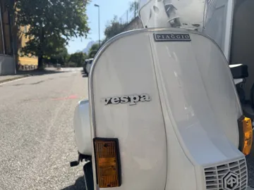 Letrero o emblema decorativo: Vespa PX Piaggio Front Panel Badge — vista de referencia 5