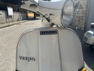 Letrero o emblema decorativo: Vespa PX Piaggio Front Panel Badge — vista de referencia 4