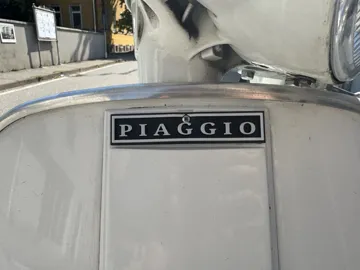 Letrero o emblema decorativo: Vespa PX Piaggio Front Panel Badge — vista de referencia 3