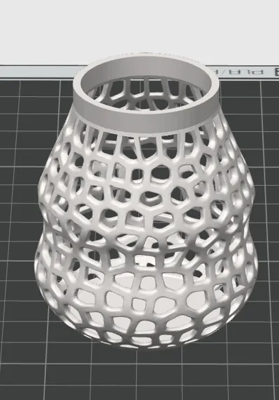 Voronoi circular pencil holder