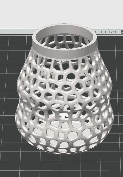 Voronoi circular pencil holder