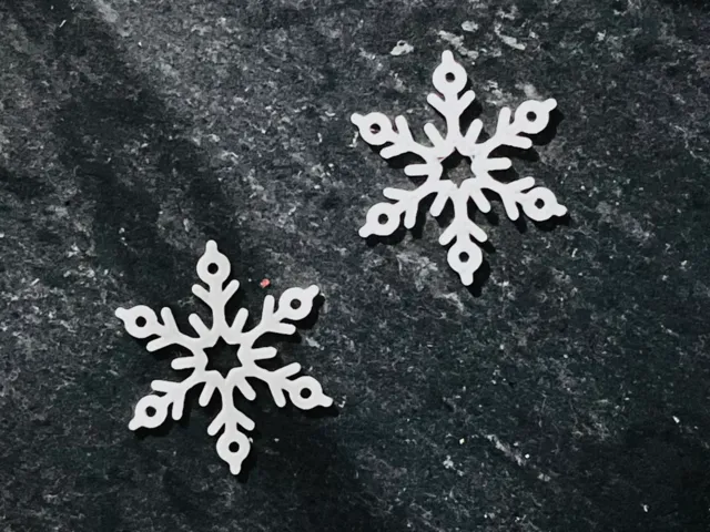 Christmas Flakes Earrings by Alvaro Pinot