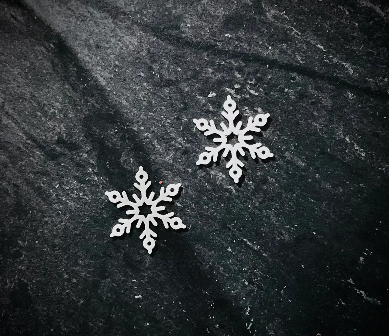 Christmas Flakes Earrings by Alvaro Pinot view 2