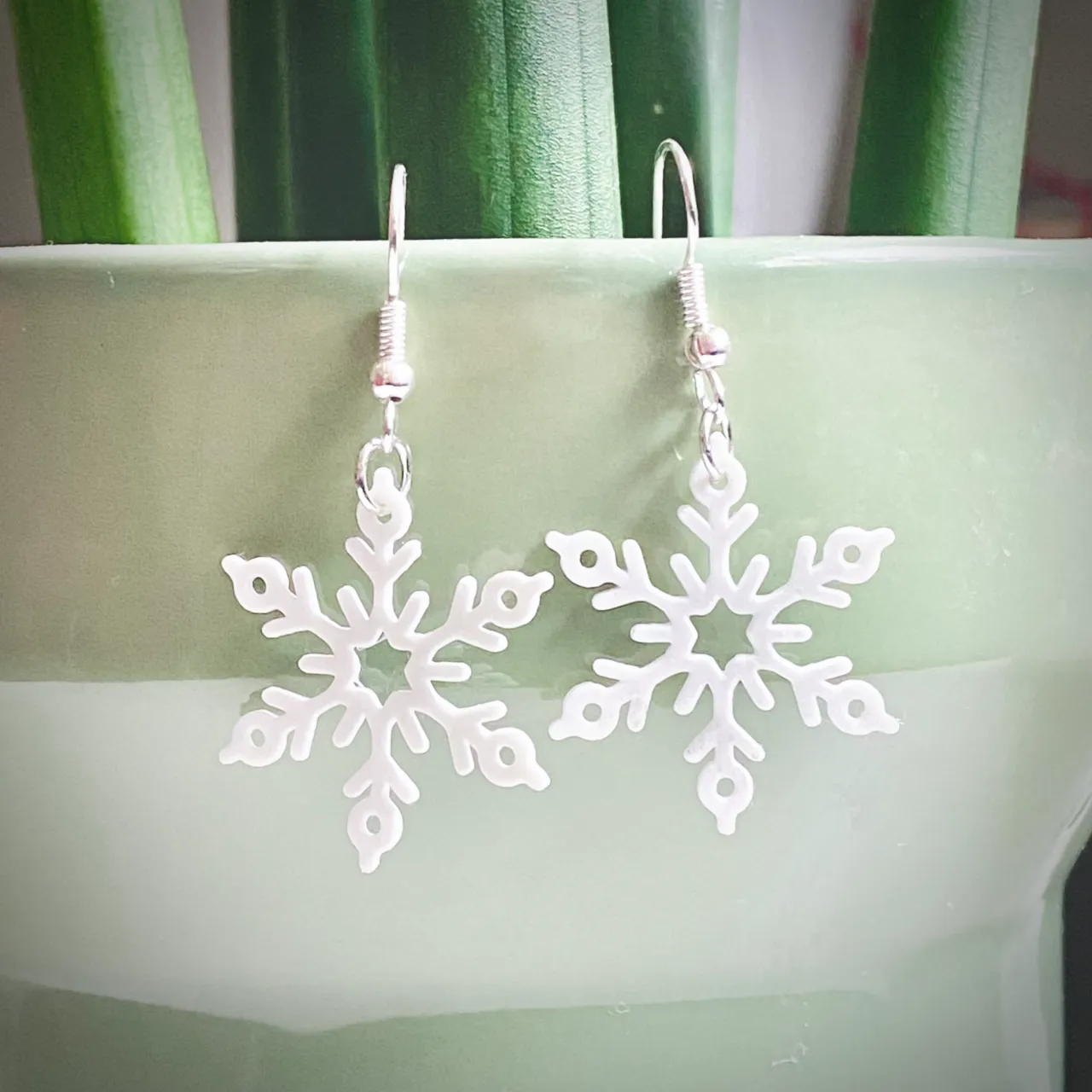 Christmas Flakes Earrings by Alvaro Pinot view 3