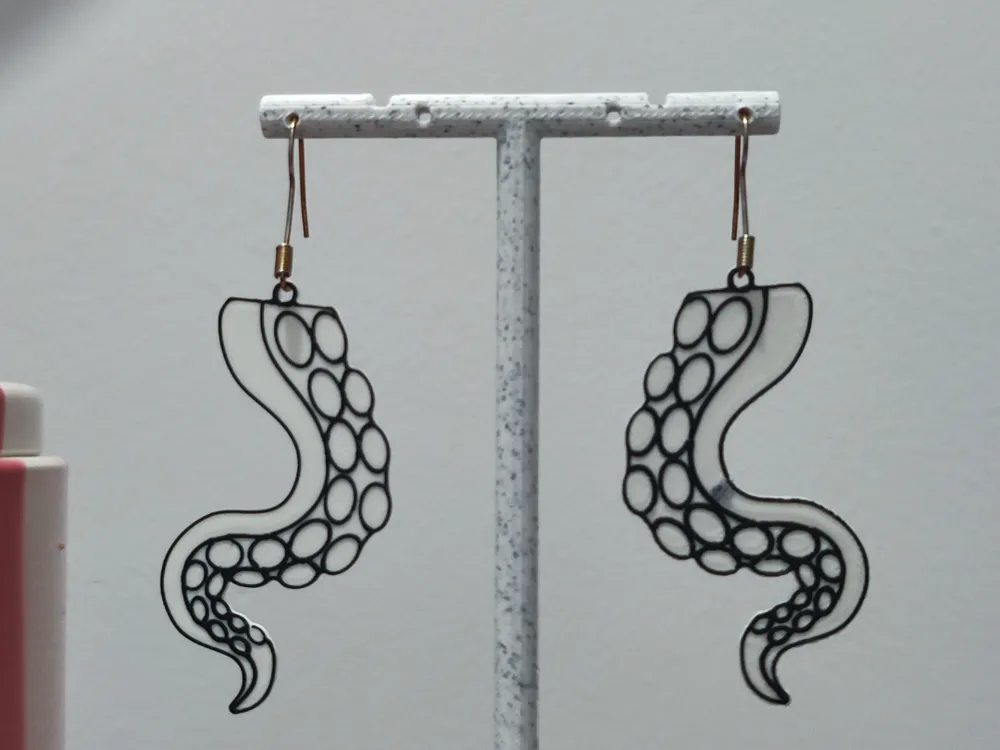 Pendientes: Aretes Tentáculo Marino. Referencia del modelo original.