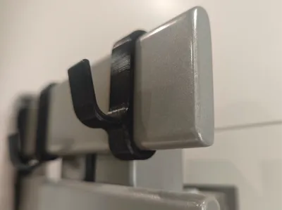 Heating ladder hook