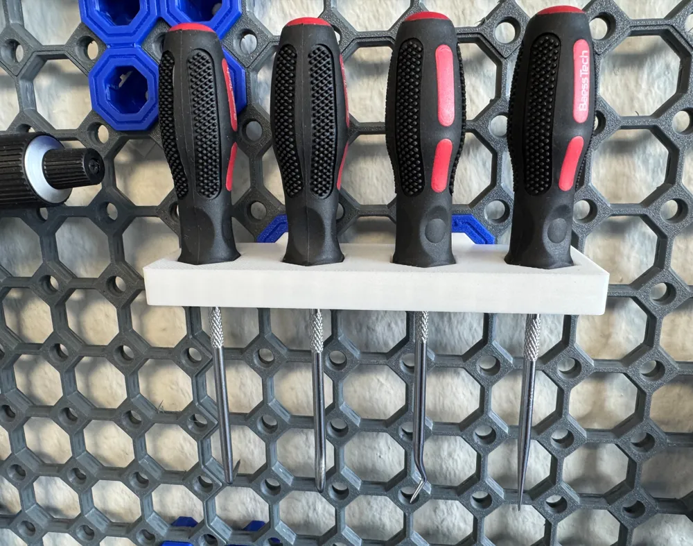 Multiboard Screwdriver holder for 4 Screwdrivers by MRBSMakerWorld ...