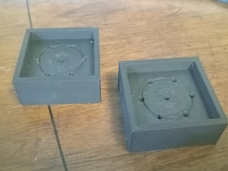 Table feet for uneven floor